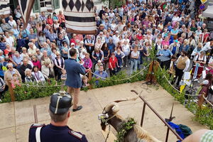 Gelebtes Brauchtum: Die 616. traditionelle Deidesheimer Geißbockversteigerung